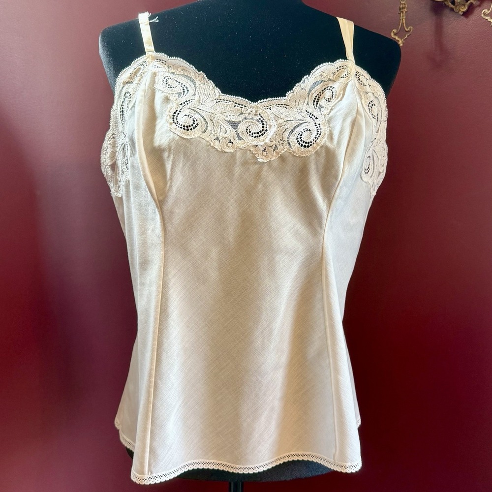 VTG 70s Coquette Babydoll Wonder Maid White Camisole Top Sz M 38 ILGWU Union Tag